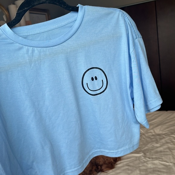 Light blue smiley faced short sleeve cropped tshirt - Picture 2 of 4
